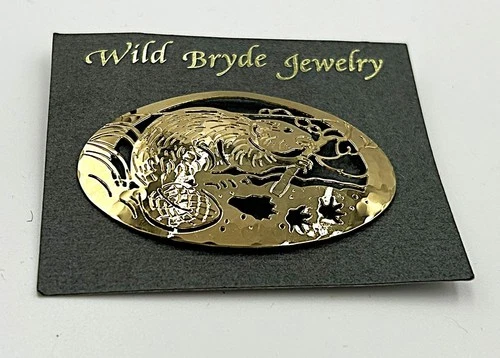 Wild Bryde Beaver Brooch Full-Body, Landscape, Framed - Unofficial Wild Bryde Collector's Guide