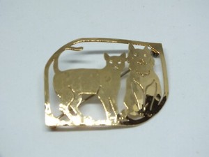 Wild Bryde Cat & Dog Brooch Full-Body, Framed, Pairs and Families - Unofficial Wild Bryde Collector's Guide